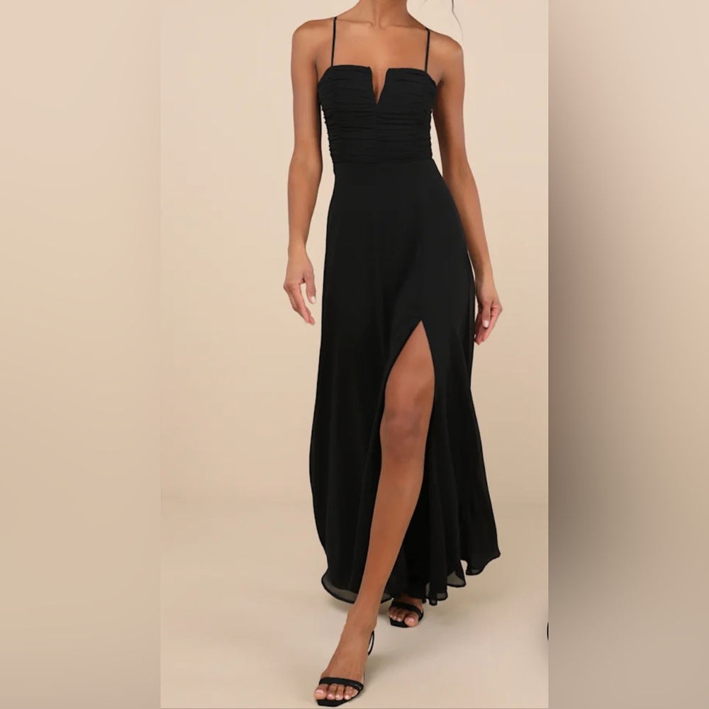 Elegant Black Sleeveless Dress